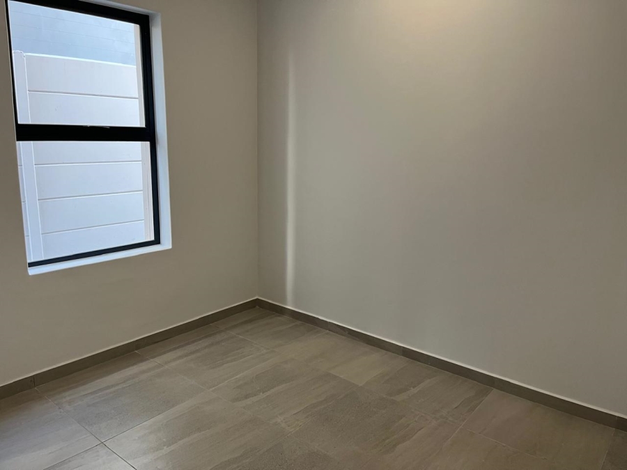 1 Bedroom Property for Sale in Table View Western Cape